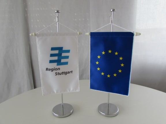 Flaggen der Region Stuttgart und EU