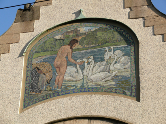 Fassadenmosaik am Merkelschen Bad in Esslingen (Foto: Roman Eisele / CC BY-SA 3.0)