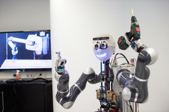 Roboter des Max-Planck-Instituts für Intelligente Systeme (Foto: MPI für Intelligente Systeme / Wolfram Scheible)