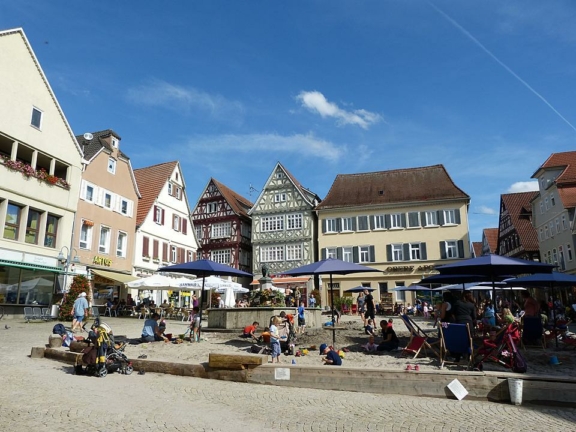 Strandleben in historischem Ambiente (Foto: Vaihingen/Enz)